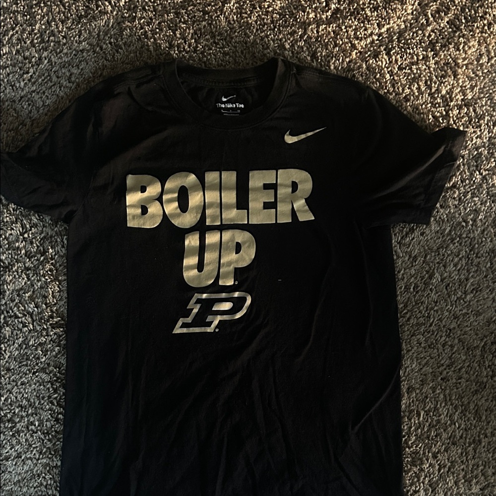 Nike Black and Gold Short Sleeve Tee